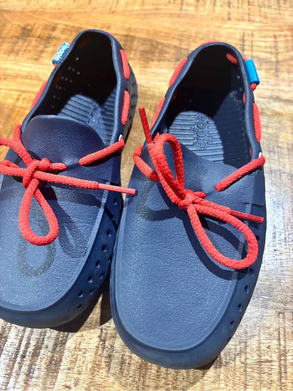 People Senna Kids Navy and Red Lightweight Slip-On